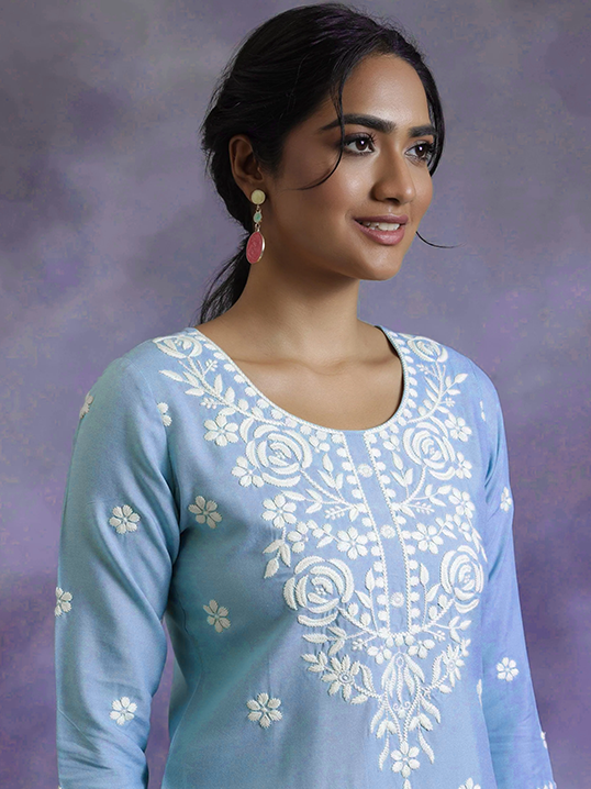 Elegant Mauve Embroidered Women Kurta